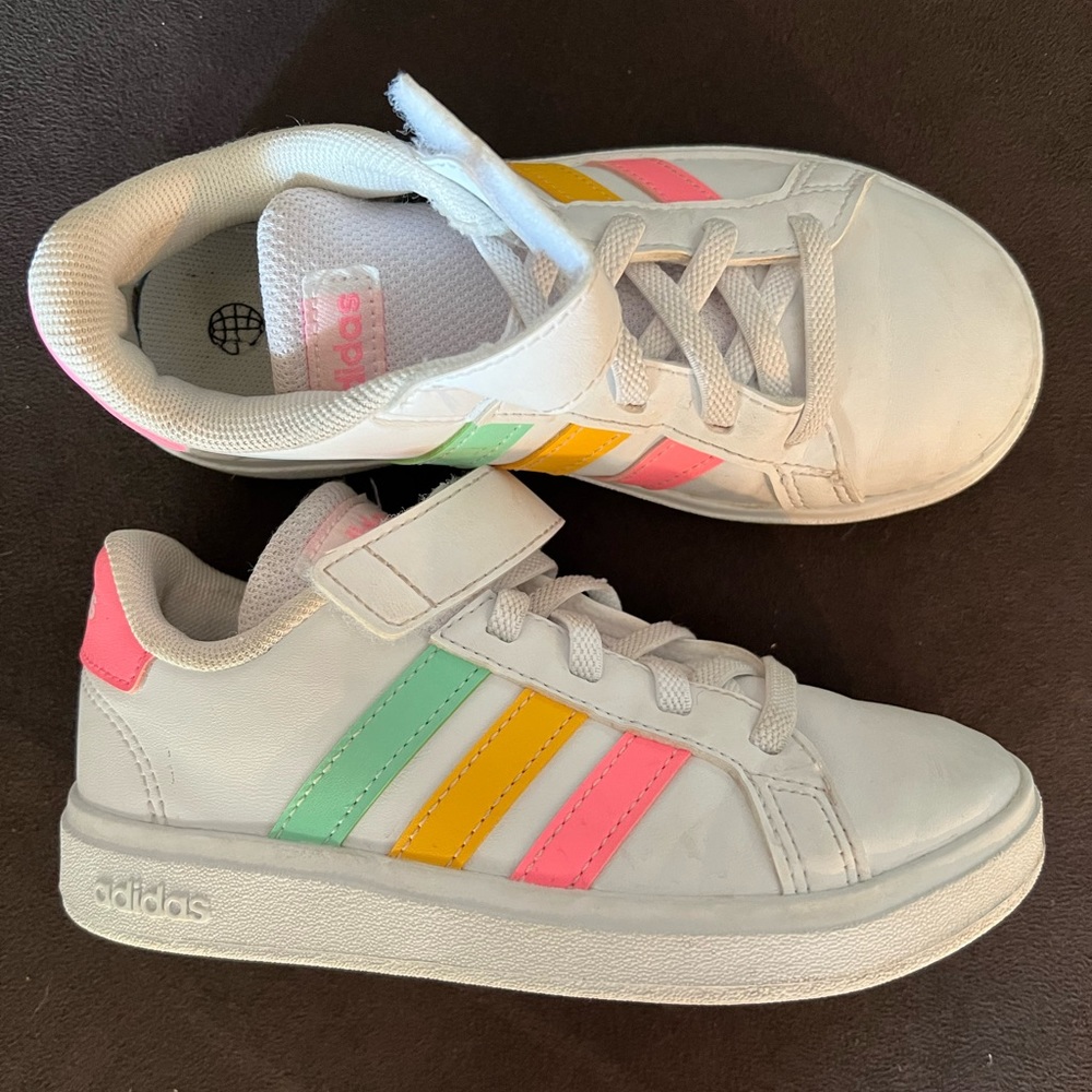 Girls Adidas Grand Court 2.0 Sneaker Little Kid size 11